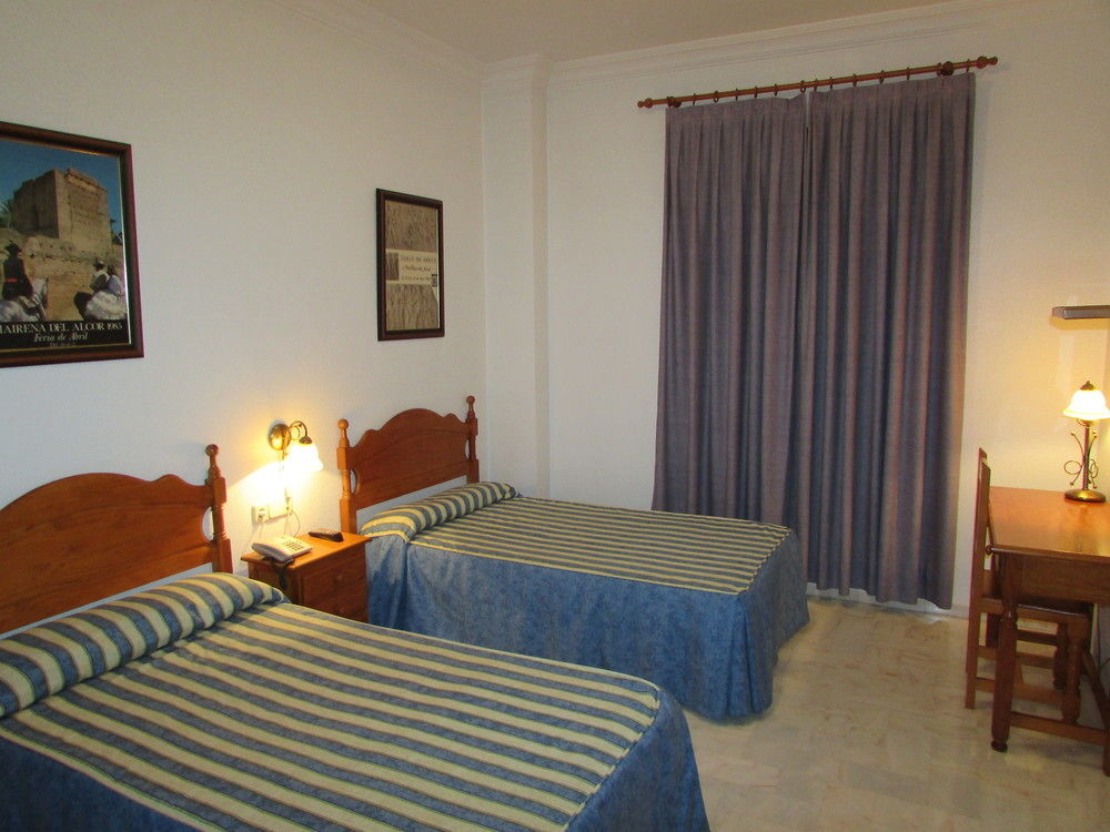 Hotel Mairena Mairena De Alcor Exterior foto